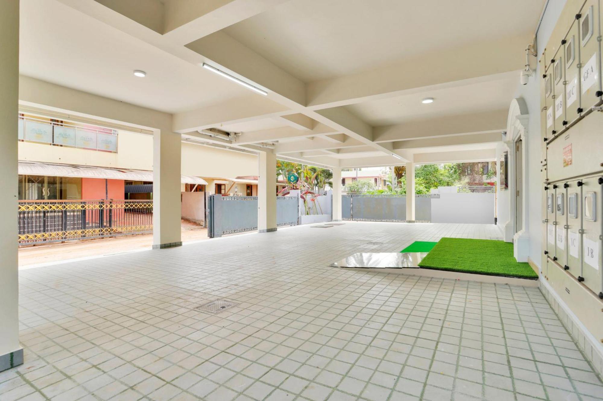 Super Collection O Lefort Luxe By Poptavern Thiruvananthapuram Exterior photo
